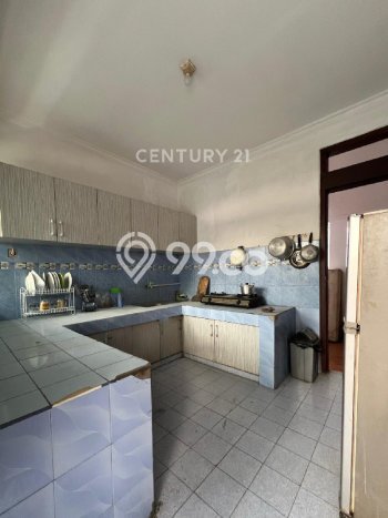 Lokasi strategis! Rumah siap pakai dikontrakkan di Cempaka Putih LB 300m2 Lokasi strategis! Rumah siap pakai dikontrakkan di Cempaka Putih LB 300m2