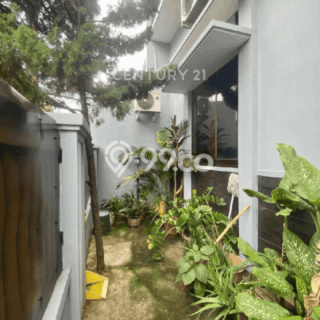 Disewakan! Rumah 5 Kamar Tidur &
3 Kamar Mandi di Pondok Kelapa, Jakarta Timur Disewakan! Rumah 5 Kamar Tidur &
3 Kamar Mandi di Pondok Kelapa, Jakarta Timur