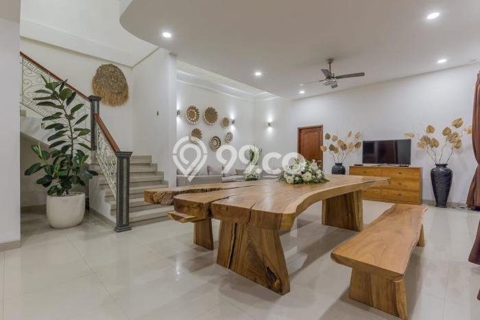 DIJUAL! Vila Kawasan , Area 570m2m², Posisi Premium DIJUAL! Vila Kawasan , Area 570m2m², Posisi Premium