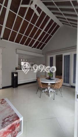 Vila For Rent di , Luas 250m2m², Kawasan Asri Vila For Rent di , Luas 250m2m², Kawasan Asri