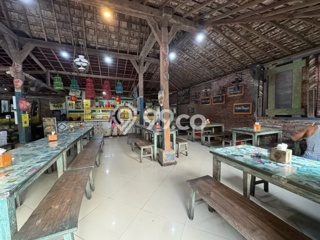 Ruko Disewa di Badung dengan LB 240m2 Area Komersial Ramai Ruko Disewa di Badung dengan LB 240m2 Area Komersial Ramai