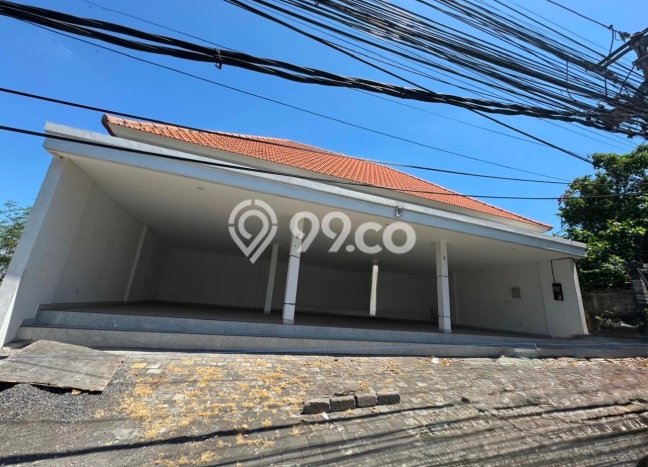Disewakan Ruko di Kawasan Ramai Canggu Luas 135m2 Disewakan Ruko di Kawasan Ramai Canggu Luas 135m2
