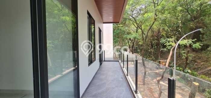 Rumah Idaman Modern! Rumah Mewah area BSD Green Cove, Tangerang, LT 249m² LB 416m² Rumah Idaman Modern! Rumah Mewah area BSD Green Cove, Tangerang, LT 249m² LB 416m²