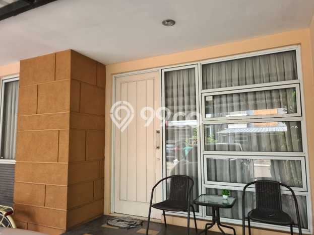 Ready to Use! Luxury House LT 128m2 Desain Elegan di BSD Castilla Ready to Use! Luxury House LT 128m2 Desain Elegan di BSD Castilla