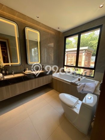 For Sale! Luxury House LT 180m2 Desain Elegan di BSD For Sale! Luxury House LT 180m2 Desain Elegan di BSD