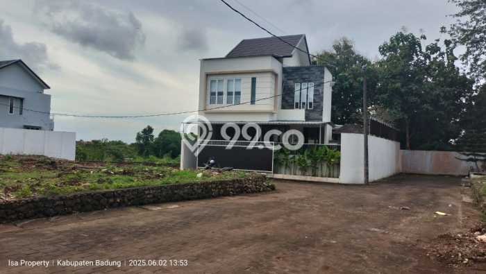 Siap Vila di , Luas 232m2m², Area Nyaman Siap Vila di , Luas 232m2m², Area Nyaman