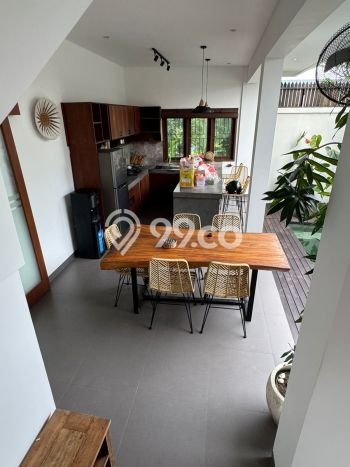 Disewakan! Rumah 3 Kamar Tidur &
3 Kamar Mandi di Kerobokan, Badung Disewakan! Rumah 3 Kamar Tidur &
3 Kamar Mandi di Kerobokan, Badung