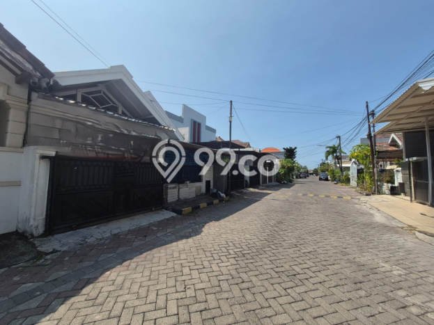 Rumah Strategis Modern Lb 160m2 di Rungkut, Surabaya Rumah Strategis Modern Lb 160m2 di Rungkut, Surabaya