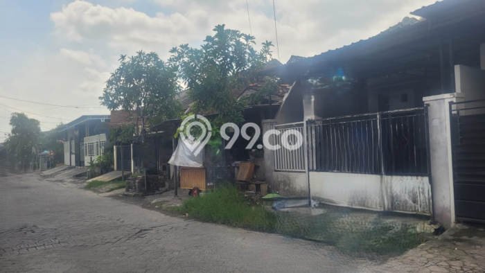 Jual Rumah Murah Meriah Rungkut Punya 2 KT & LT 93m2 Jual Rumah Murah Meriah Rungkut Punya 2 KT & LT 93m2