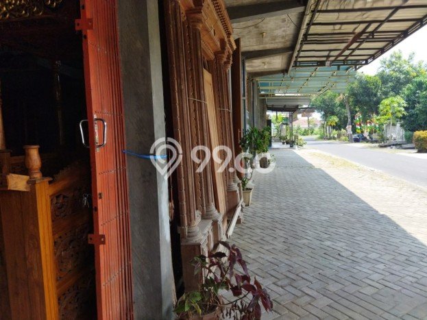 Unit Komersial Dijual di Gudo Jombang Luas Tanah 979m2, Luas Bangunan 979m2 Unit Komersial Dijual di Gudo Jombang Luas Tanah 979m2, Luas Bangunan 979m2
