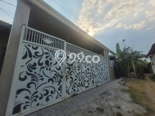 Rumah Sederhana Dijual di Pakal 3 Kamar dengan LT 196m2 Rumah Sederhana Dijual di Pakal 3 Kamar dengan LT 196m2