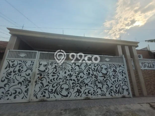 Rumah Sederhana Dijual di Pakal 3 Kamar dengan LT 196m2 Rumah Sederhana Dijual di Pakal 3 Kamar dengan LT 196m2