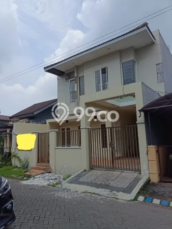 Rumah Strategis Modern Lb 200m2 di Gedangan, Sidoarjo Rumah Strategis Modern Lb 200m2 di Gedangan, Sidoarjo