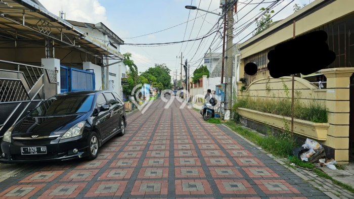 Hunian Cantik Modern Lb 400m2 di Tambaksari, Surabaya Hunian Cantik Modern Lb 400m2 di Tambaksari, Surabaya
