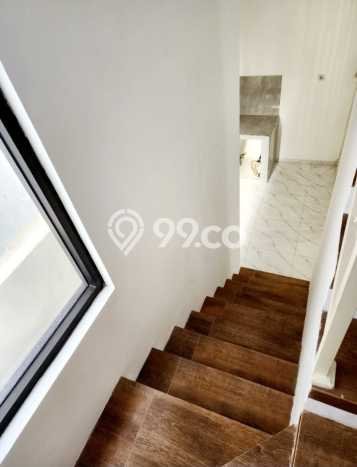 KESEMPATAN EMAS! Rumah Premium di , Surabaya, Luas 80m2m² Bangunan 100m2m² KESEMPATAN EMAS! Rumah Premium di , Surabaya, Luas 80m2m² Bangunan 100m2m²