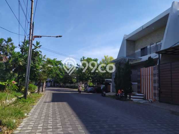Hunian Cantik Modern Lb 500m2 di Tenggilis Mejoyo, Surabaya Hunian Cantik Modern Lb 500m2 di Tenggilis Mejoyo, Surabaya