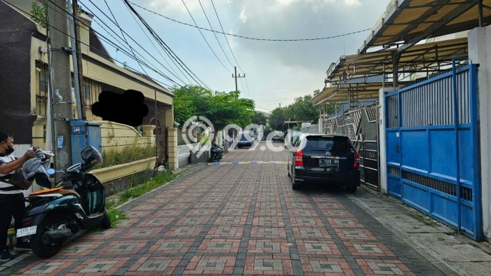 Hunian Cantik Modern Lb 400m2 di Tambaksari, Surabaya Hunian Cantik Modern Lb 400m2 di Tambaksari, Surabaya