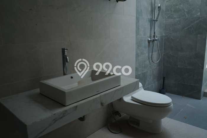 Hunian Elit LB 300m2 Siap Huni Desain Elegan di Ketintang, Surabaya Hunian Elit LB 300m2 Siap Huni Desain Elegan di Ketintang, Surabaya