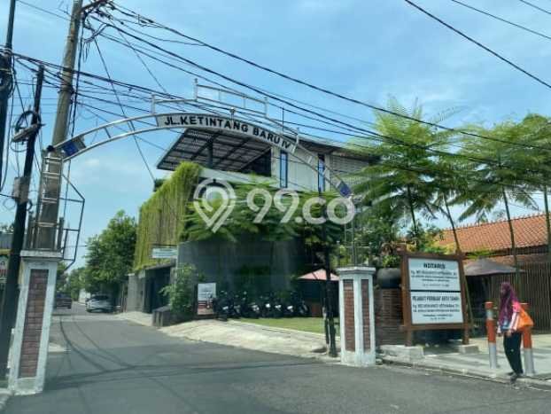 Jual Rumah Mewah Megah Dengan View Cantik di Ketintang, Surabaya Jual Rumah Mewah Megah Dengan View Cantik di Ketintang, Surabaya