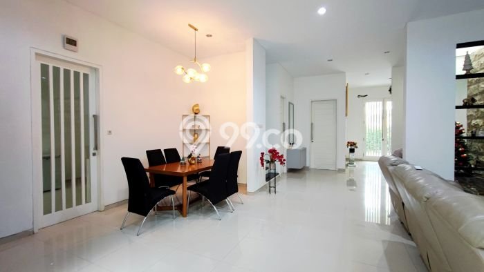 Jual Rumah Luas Elegan Dengan View Cantik di Citraland, Surabaya Jual Rumah Luas Elegan Dengan View Cantik di Citraland, Surabaya