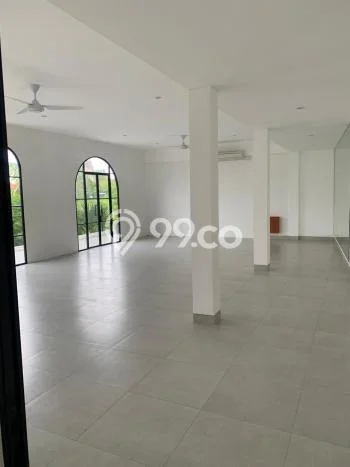 Unit Komersial Disewakan di Canggu di Area Ramai & Strategis Unit Komersial Disewakan di Canggu di Area Ramai & Strategis