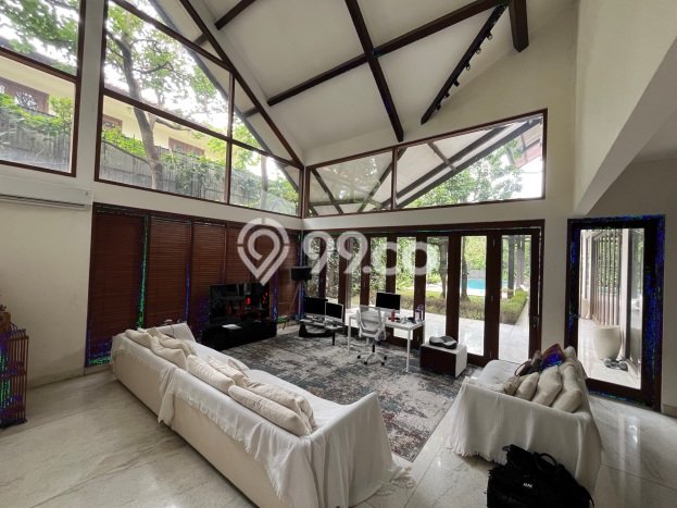 Dijual Rumah Luas Elegan Dengan View Eksklusif di Kemang, Jakarta Selatan Dijual Rumah Luas Elegan Dengan View Eksklusif di Kemang, Jakarta Selatan