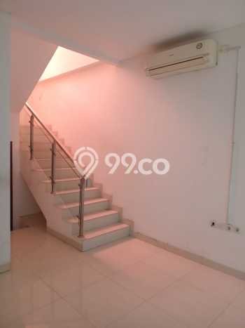 Rumah Elit Modern Siap Huni di Pondok Indah Jakarta Selatan Rumah Elit Modern Siap Huni di Pondok Indah Jakarta Selatan