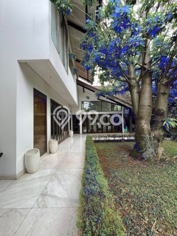 Dijual Rumah Luas Elegan Dengan View Eksklusif di Kemang, Jakarta Selatan Dijual Rumah Luas Elegan Dengan View Eksklusif di Kemang, Jakarta Selatan