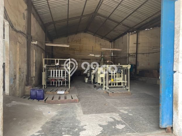 Gudang di Bandengan, Luas 2000m², Area Komersial, Strategis Gudang di Bandengan, Luas 2000m², Area Komersial, Strategis