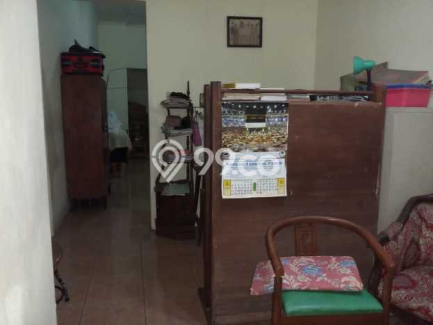 Rumah Mewah LB 300m2 Siap Pakai Desain Elegan di Surabaya Kota, Surabaya Rumah Mewah LB 300m2 Siap Pakai Desain Elegan di Surabaya Kota, Surabaya