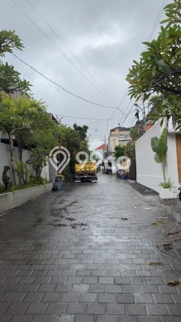 Ready to Use! Luxury House LT 210m2 Desain Modern di Kerobokan Ready to Use! Luxury House LT 210m2 Desain Modern di Kerobokan