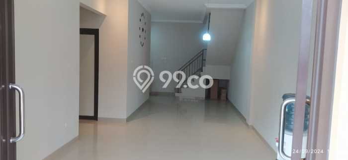 Rumah Luas Asri 4 KT Siap Huni di BSD Nusaloka Tangerang Rumah Luas Asri 4 KT Siap Huni di BSD Nusaloka Tangerang