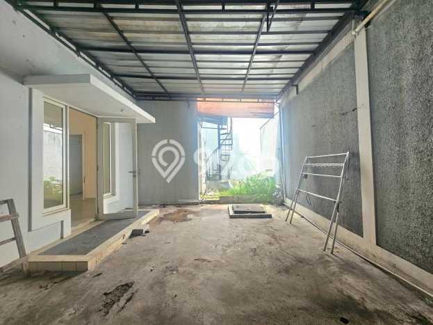 For Sale! Luxury House LT 200m2 Desain Elegan di Gading Serpong For Sale! Luxury House LT 200m2 Desain Elegan di Gading Serpong