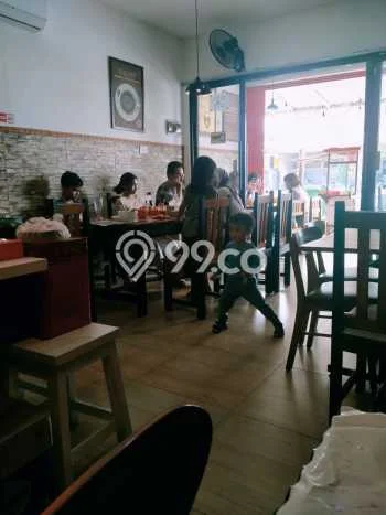 Ruko disewakan di Karawaci Tangerang dengan luas bangunan 150m2 Ruko disewakan di Karawaci Tangerang dengan luas bangunan 150m2