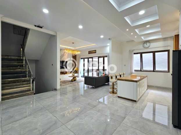 For Sale! Luxury House LT 250m2 Desain Modern di Gading Serpong For Sale! Luxury House LT 250m2 Desain Modern di Gading Serpong