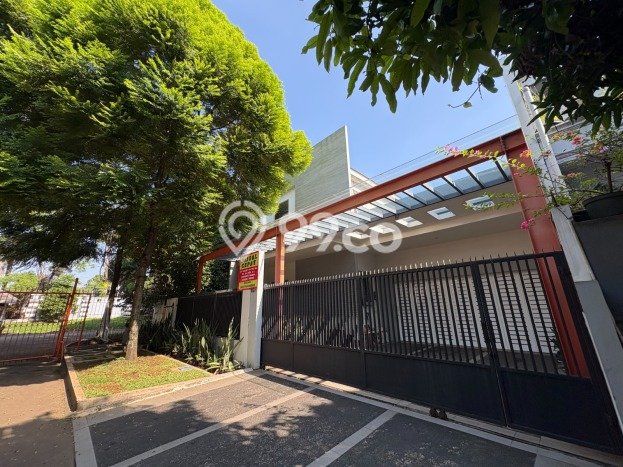 Rumah Luxury Modern Tanpa Renovasi di BSD Kencana Loka Tangerang Rumah Luxury Modern Tanpa Renovasi di BSD Kencana Loka Tangerang
