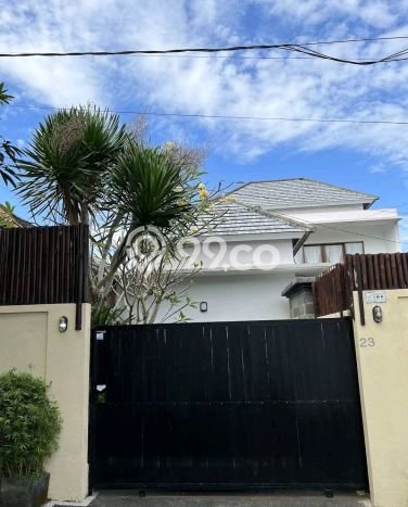 For Sale! Premium House LT 200m2 Desain Elegan di Nusa Dua For Sale! Premium House LT 200m2 Desain Elegan di Nusa Dua