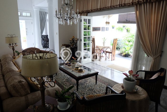 Rumah Mewah LB 398m2 Siap Pakai Desain Elegan di Pondok Indah, Jakarta Selatan Rumah Mewah LB 398m2 Siap Pakai Desain Elegan di Pondok Indah, Jakarta Selatan