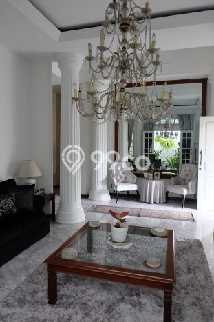 Rumah Mewah LB 398m2 Siap Pakai Desain Elegan di Pondok Indah, Jakarta Selatan Rumah Mewah LB 398m2 Siap Pakai Desain Elegan di Pondok Indah, Jakarta Selatan