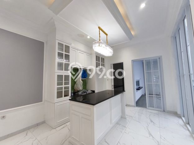 Rumah Elit LB 263m2 Siap Huni Desain Elegan di Joglo, Jakarta Barat Rumah Elit LB 263m2 Siap Huni Desain Elegan di Joglo, Jakarta Barat