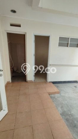 Disewakan! Rumah 3 Kamar Tidur &
3 Kamar Mandi di Green Lake City, Jakarta Barat Disewakan! Rumah 3 Kamar Tidur &
3 Kamar Mandi di Green Lake City, Jakarta Barat