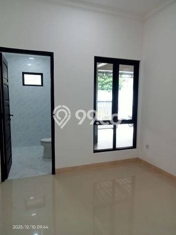 Rumah Modern Cantik 4 Kamar Siap Huni di Serpong Utara Rumah Modern Cantik 4 Kamar Siap Huni di Serpong Utara