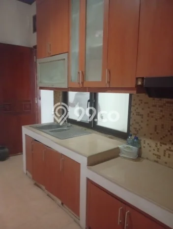 Rumah Mewah LB 484m2 Siap Huni Desain Elegan di Margonda, Depok Rumah Mewah LB 484m2 Siap Huni Desain Elegan di Margonda, Depok