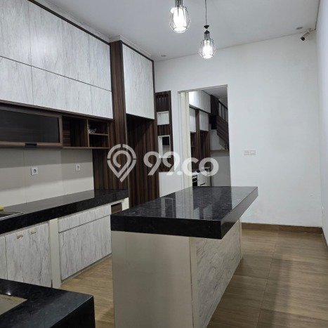 Jual Rumah Mewah Elegan Dengan View Cantik di BSD, Tangerang Jual Rumah Mewah Elegan Dengan View Cantik di BSD, Tangerang