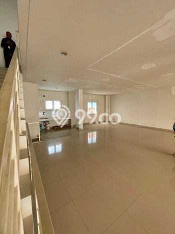 Ruko Disewa di Tangerang dengan LB 324m2 Area Komersial Ramai Ruko Disewa di Tangerang dengan LB 324m2 Area Komersial Ramai