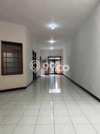 Disewakan Hunian Konsep Modern di Regol Bandung dengan 3 Kamar Disewakan Hunian Konsep Modern di Regol Bandung dengan 3 Kamar