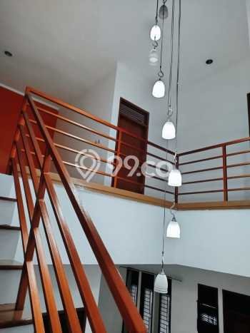 Dijual Rumah Eksklusif 4 KT di Buah Batu, Bandung Dijual Rumah Eksklusif 4 KT di Buah Batu, Bandung