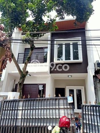 For Sale Rumah 4 Kamar Lokasi Ideal Nyaman dan Strategis di Sukajadi For Sale Rumah 4 Kamar Lokasi Ideal Nyaman dan Strategis di Sukajadi