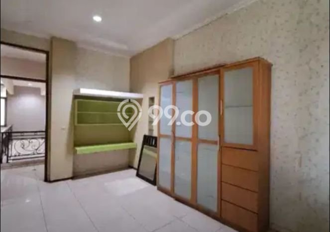 Jarang Ada! Rumah Sewa 5 Kamar Nyaman Siap Huni Turangga Jarang Ada! Rumah Sewa 5 Kamar Nyaman Siap Huni Turangga