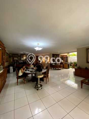 Ready to Use! Premium House LT 720m2 Desain Elegan di Sarijadi Ready to Use! Premium House LT 720m2 Desain Elegan di Sarijadi